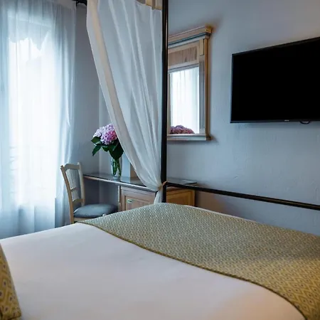 阿勒山迪亚别墅酒店 4* 巴黎