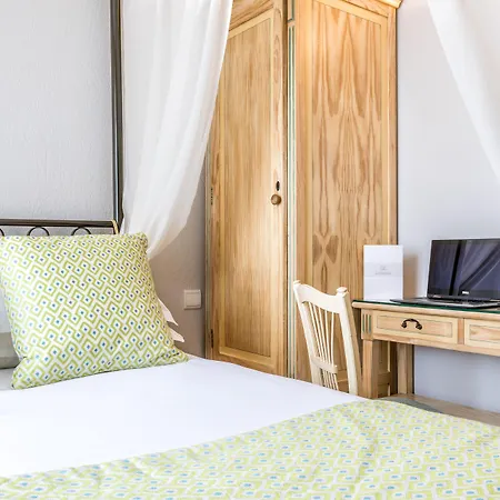 阿勒山迪亚别墅酒店