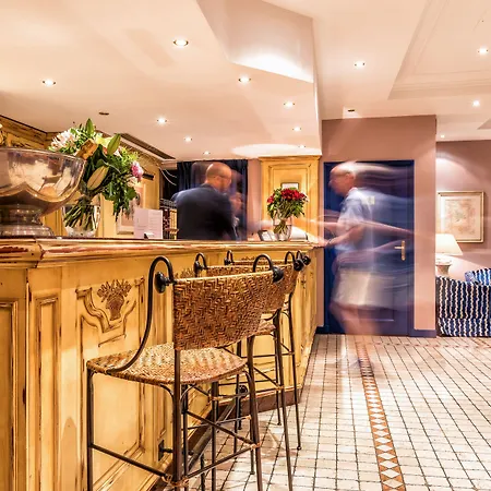 阿勒山迪亚别墅酒店