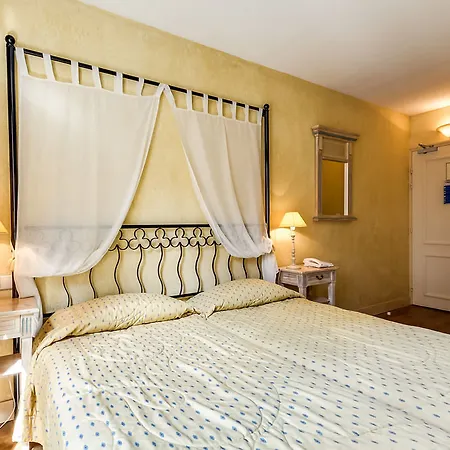 阿勒山迪亚别墅酒店