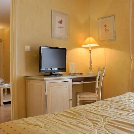 阿勒山迪亚别墅酒店