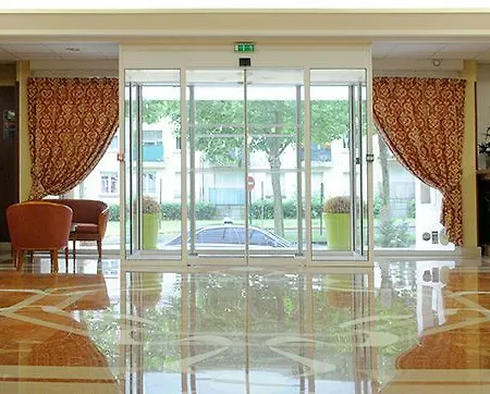 阿勒山迪亚别墅酒店 4* 巴黎