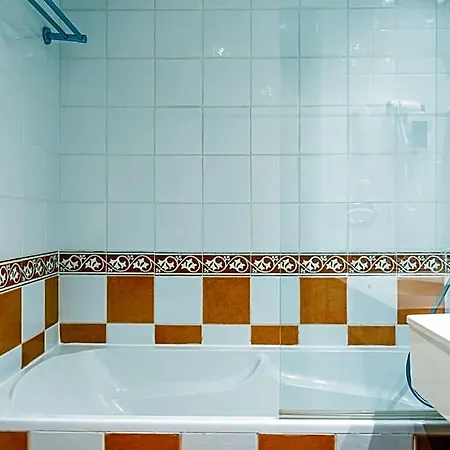 فندق أليساندرا 4*