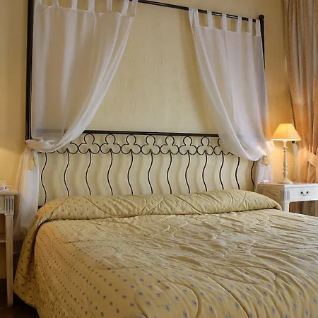 Alessandra Hotel