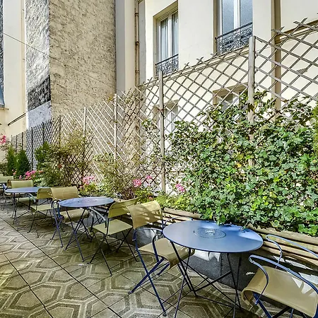 アレッサンドラ パリ